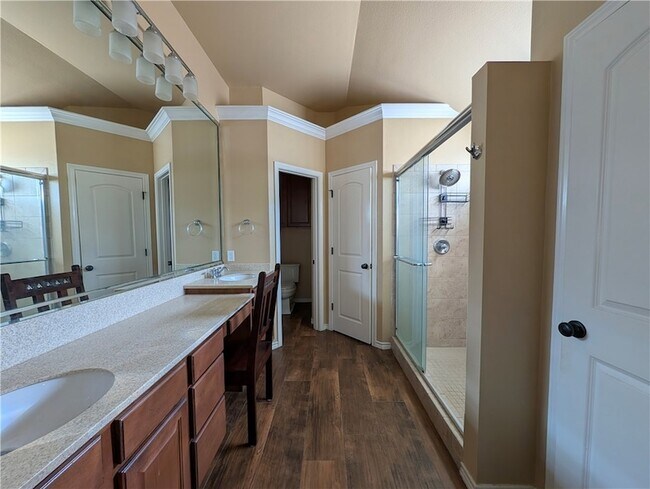 Building Photo - 7413 Long S Dr