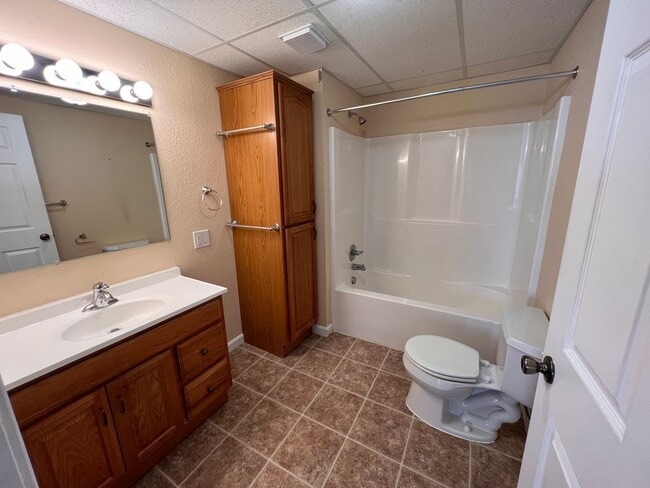 Building Photo - Bright 2 Bed / 2 Bath Basement Apartment with Garage Access – Driggs, ID