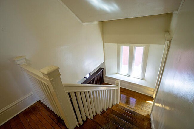 Building Photo - 706 Euclid Ave