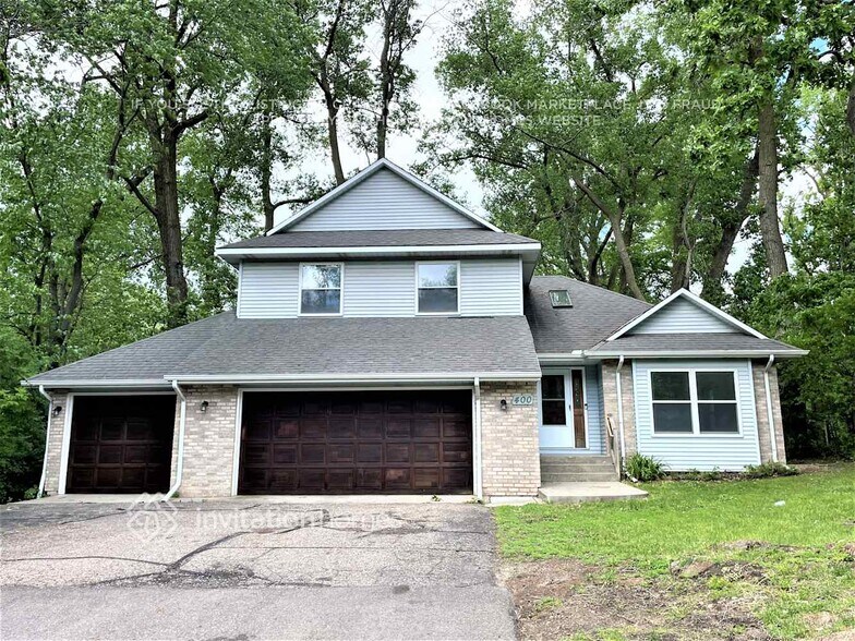Primary Photo - 400 Cimarron Rd