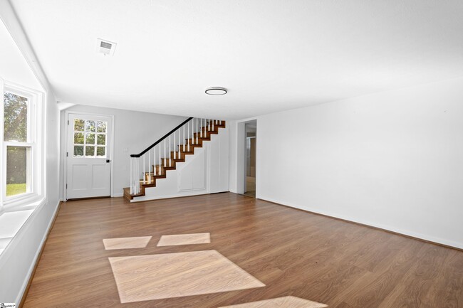 Building Photo - 830 Tigerville Rd