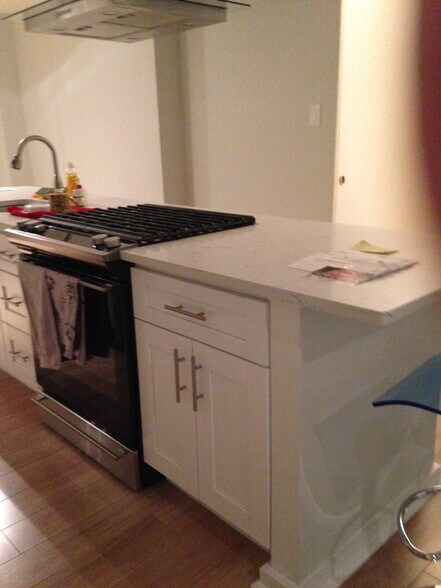 Building Photo - 604 S Washington Sq