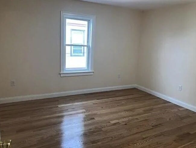 Building Photo - 553 Washington St