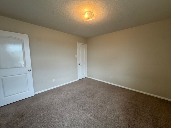 Building Photo - Spacious 3-Bedroom Home for Lease in Luckey Ranch off I-90 near Loop 1604