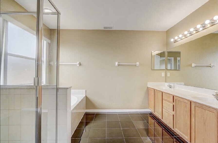 Building Photo - 112 Ivy Brook Ct
