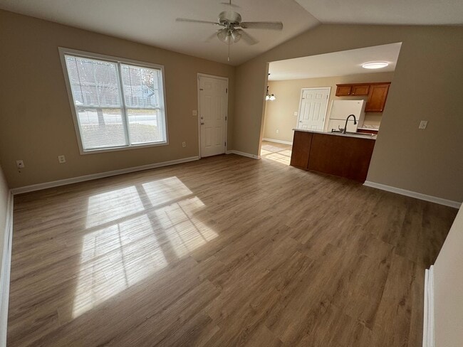 Building Photo - 17/19 Brookstone Drive