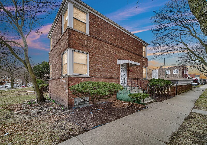 Primary Photo - 8900 S Dauphin Ave