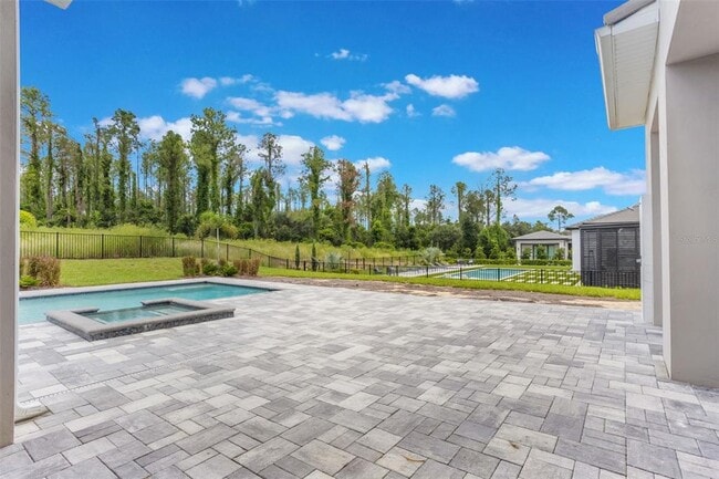 Building Photo - 16110 Pendio Dr