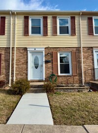 Building Photo - Charming 2 Bedroom/1.5 Bathroom Townhome in Nottingham, MD!