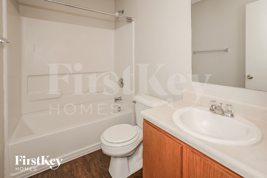 Building Photo - 12729 White Rabbit Dr