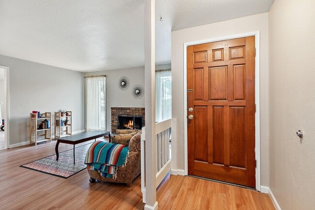 Building Photo - Three bed, Two bath home | Available November 1