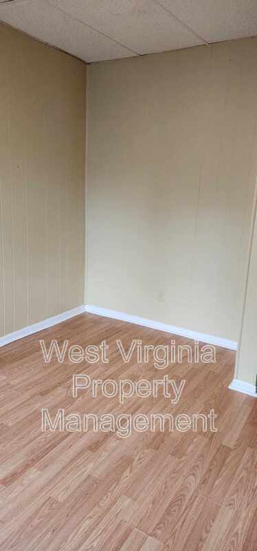 Building Photo - 207 Charles St