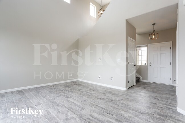 Building Photo - 1449 N Monument Dr