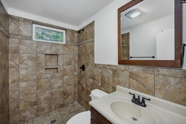 Building Photo - 1405 Parkdale Dr