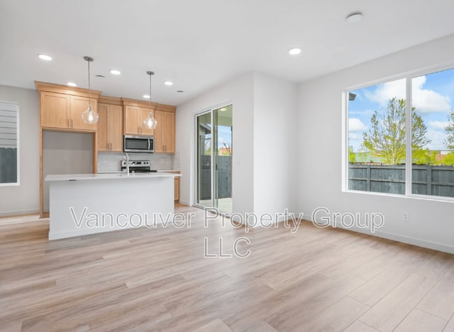 Building Photo - 1962 NW 19th Ct