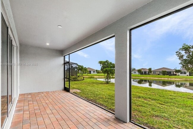 Building Photo - 425 Coral Reef Pl