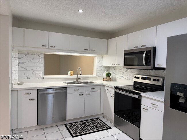 Building Photo - 7750 Jewel Ln
