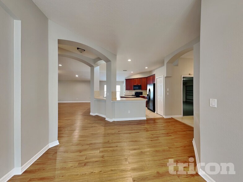 Building Photo - 449 Oak Landing Boulevard Mulberry FL