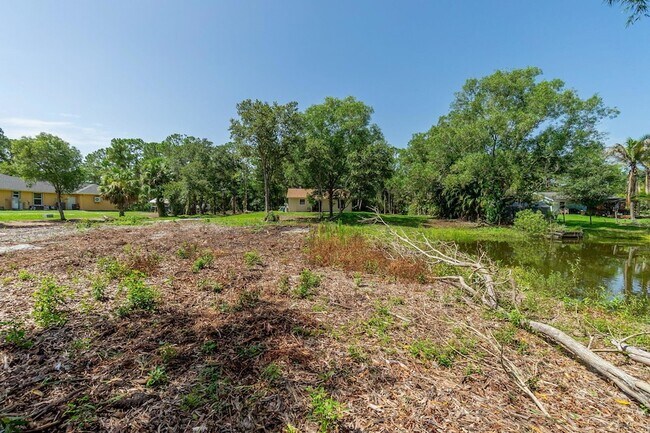 Building Photo - 11735 150th Ct N