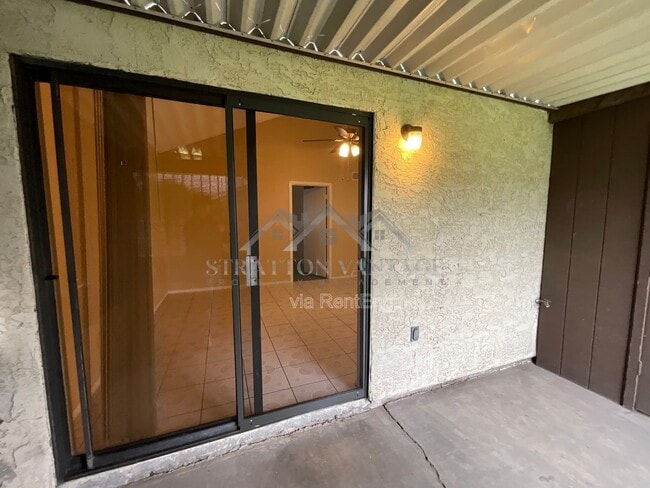 Building Photo - 405 E Bruce Ave