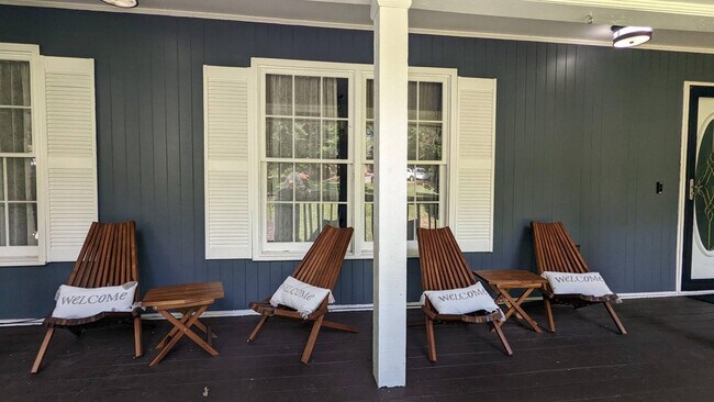 Building Photo - 1303 Colony Dr