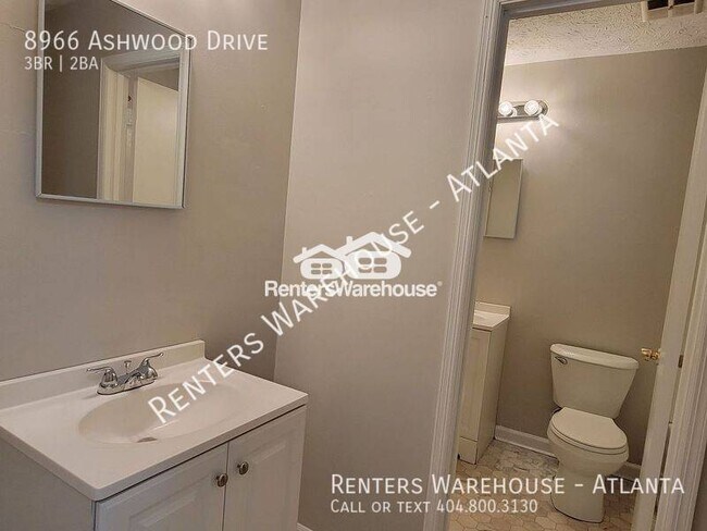 Building Photo - 3 Bedroom Ranch floorplan on wooded lot in...