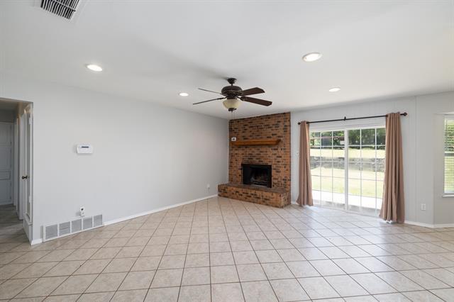 Building Photo - 308 Clearwood Dr