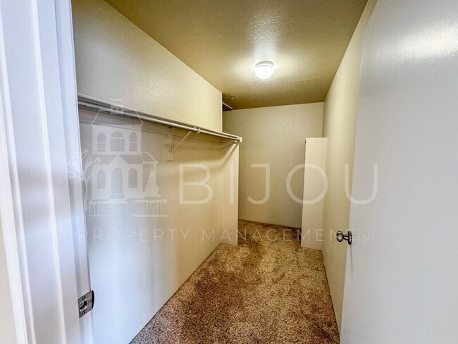 Building Photo - 2195 Alicia Point