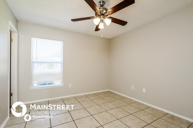 Building Photo - 4 Berry Dr