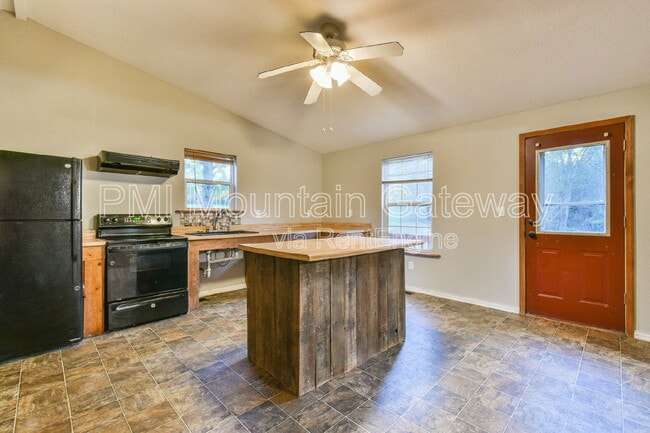 Building Photo - 455 Cantrell Rd