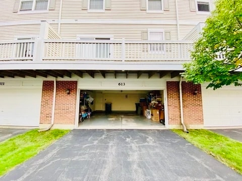 Building Photo - 613 N Hidden Prairie Ct