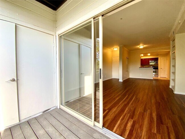 Building Photo - 6000 Shepherd Mountain Cove