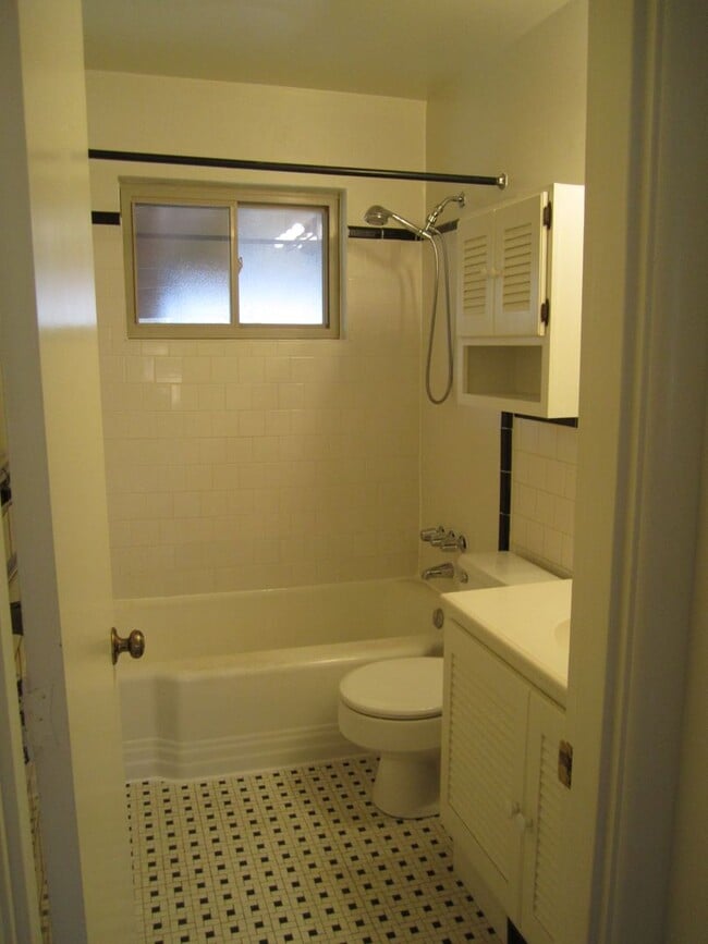 Building Photo - 5712 2nd St S