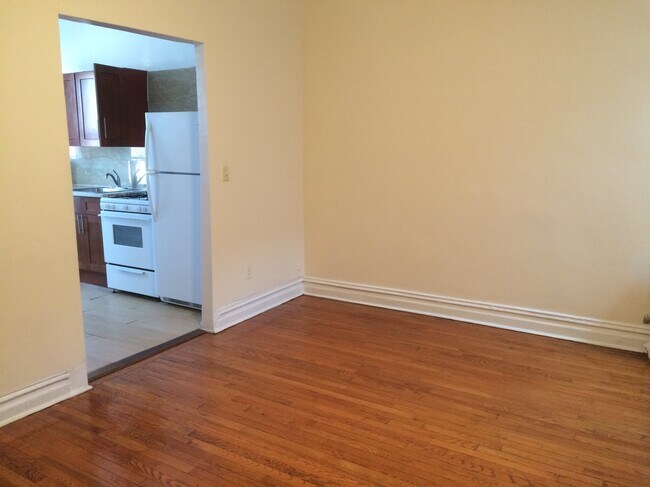 Primary Photo - 3211 48th St