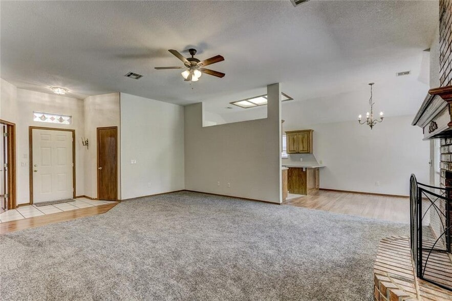 Building Photo - 305 Waterfront Dr