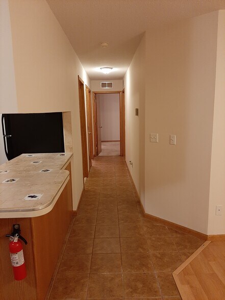 Corridor - 9666 Sawgrass Ct