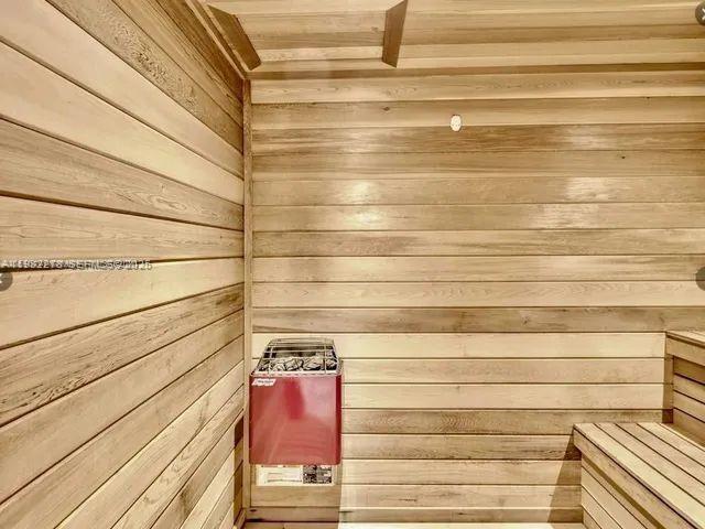 Building Photo - 11113 Biscayne Blvd