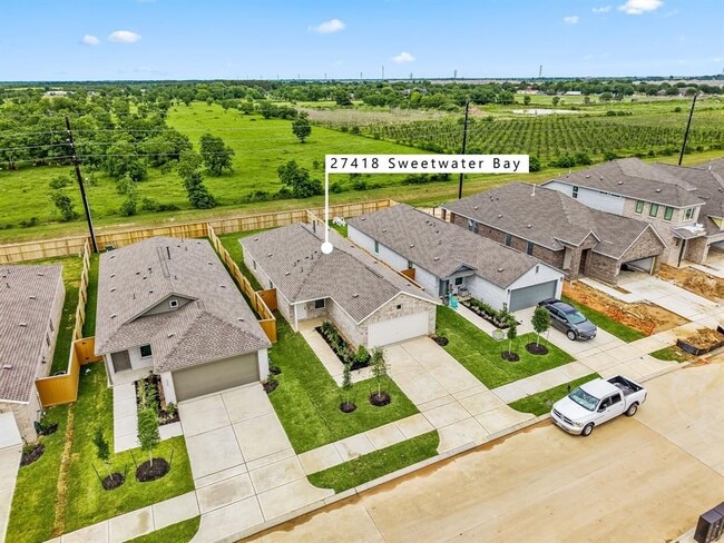 Building Photo - 27418 Sweetwater Bay Dr