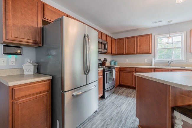 Building Photo - 4006 W T Whitehead Dr