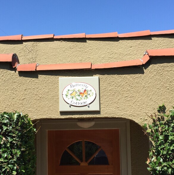 "Butterfly Cottage" - 3532 Helms Ave