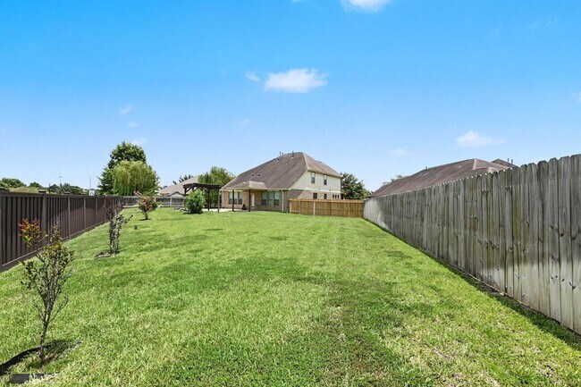 Building Photo - 2302 Blue Jay Ln