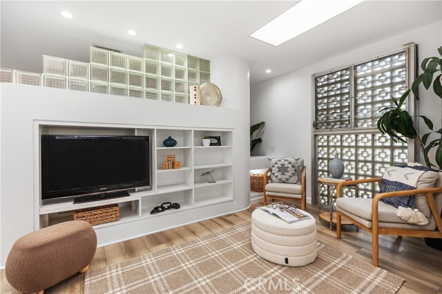 Building Photo - 205 Avenida Majorca
