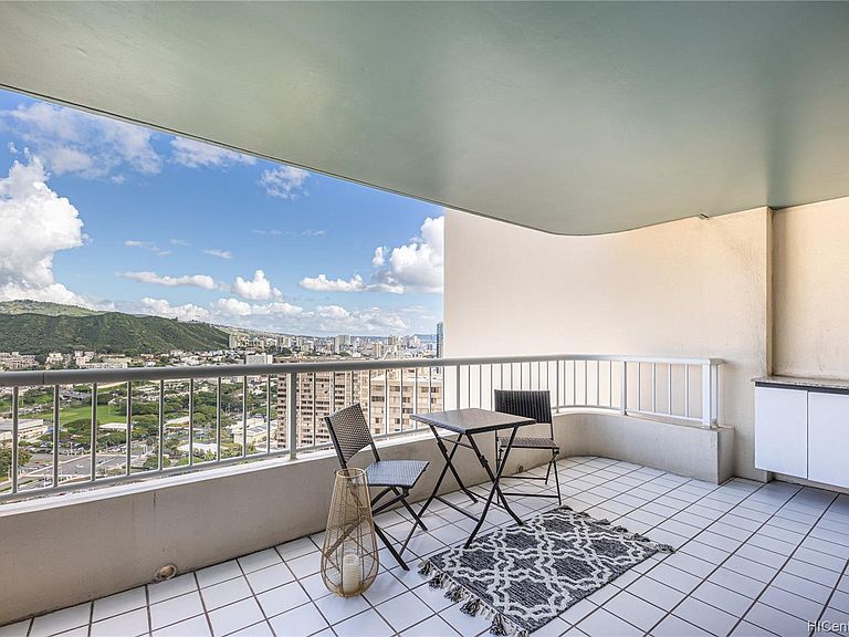 Building Photo - 1212 Nuuanu Ave