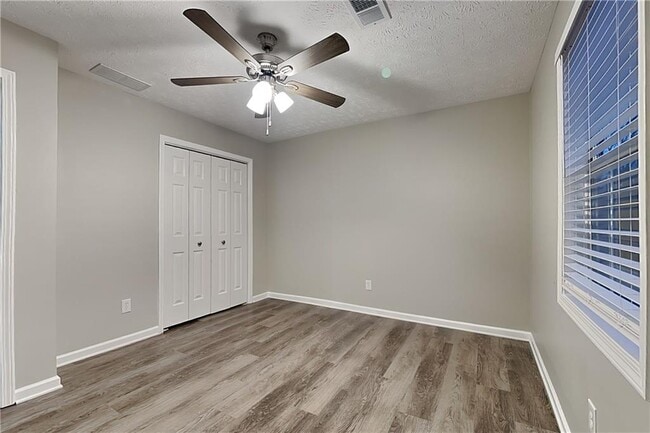 Building Photo - 1570 Rose Pointe Dr