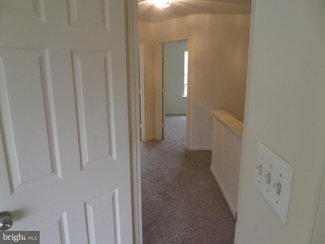 Building Photo - 822 Ferndale Terrace NE