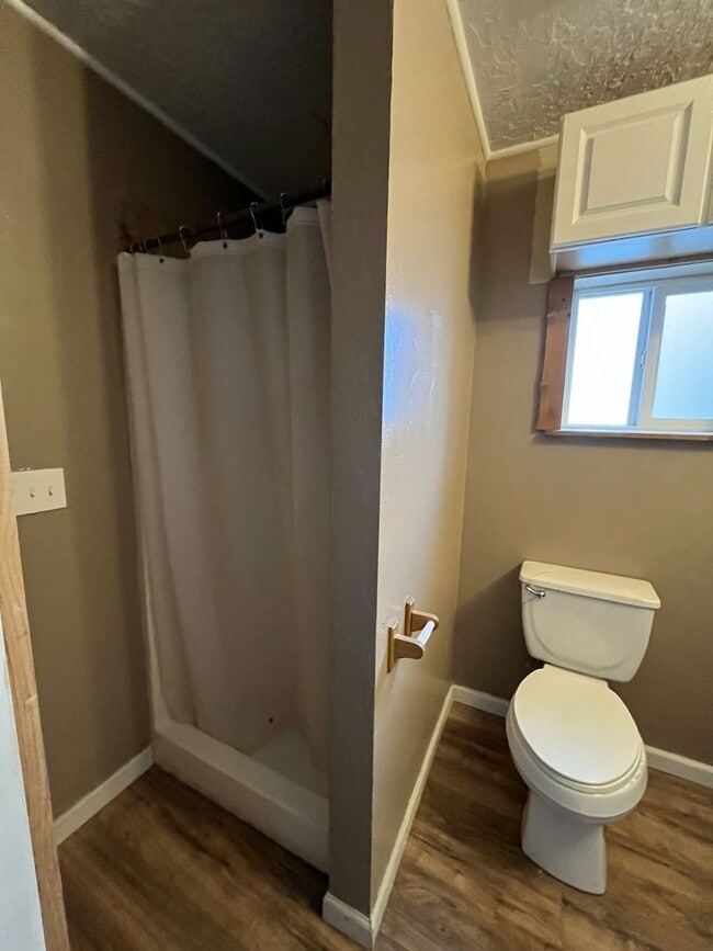 Building Photo - Cute 1 Bed 1 Bath Home with Attached Garage