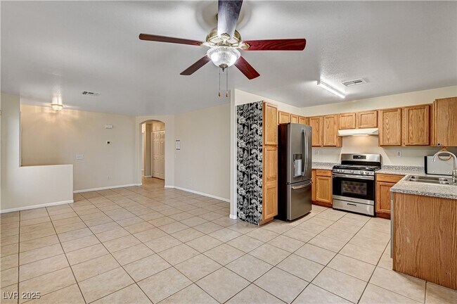 Building Photo - 6369 Bushkill Creek Ct