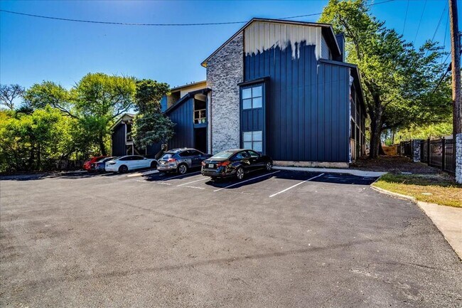Building Photo - 1411 Norwalk Ln