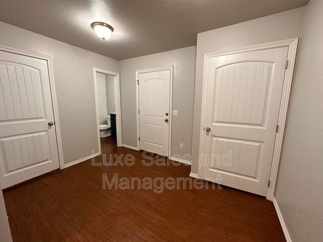 Building Photo - 1840 Casitas Cir