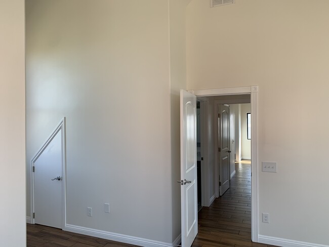 Building Photo - 14425 Hardtree Dr